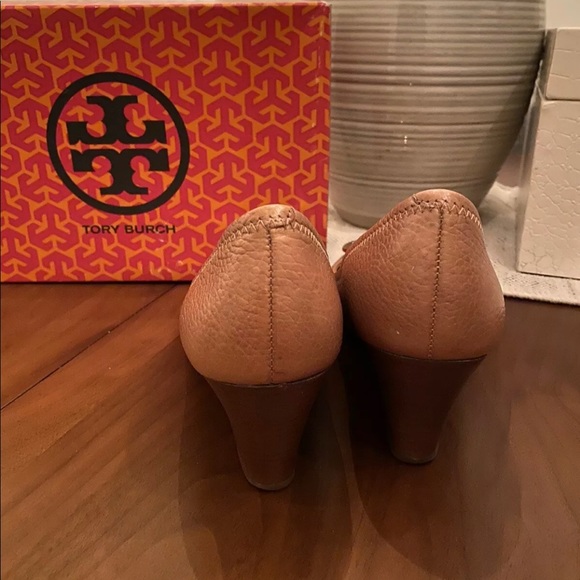 Tory Burch”Sally-2"Wedge Peep Toe Pump - Picture 4 of 4